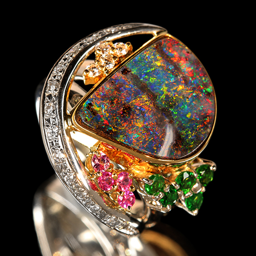 オーストラリア産ボルダーオパール 6.8ct ピンクサファイア グリーン