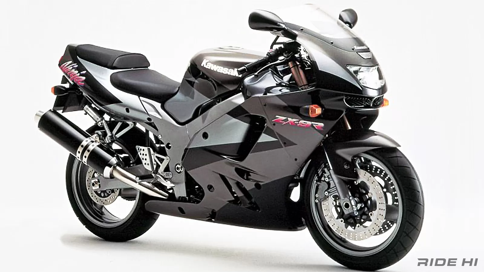 最強ZX-9RはCBR900RRに真っ向勝負を挑んだ！【このバイクに注目