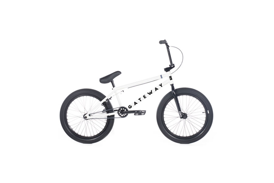 CULT2020完成車が日本へ入荷しました！！ - モトクロスインターナショナル