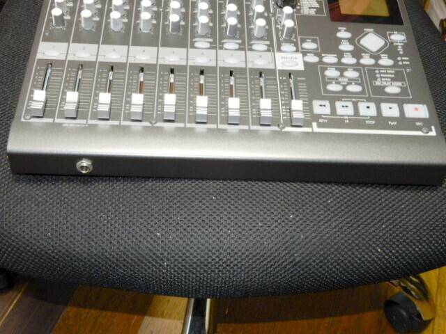 KORG D888がやって来た: ナンチャッテ技術者の凸凹日記