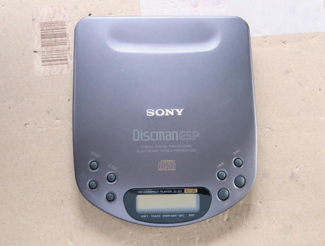 ポータブルCDプレーヤーD-321の修理: ナンチャッテ技術者の凸凹日記