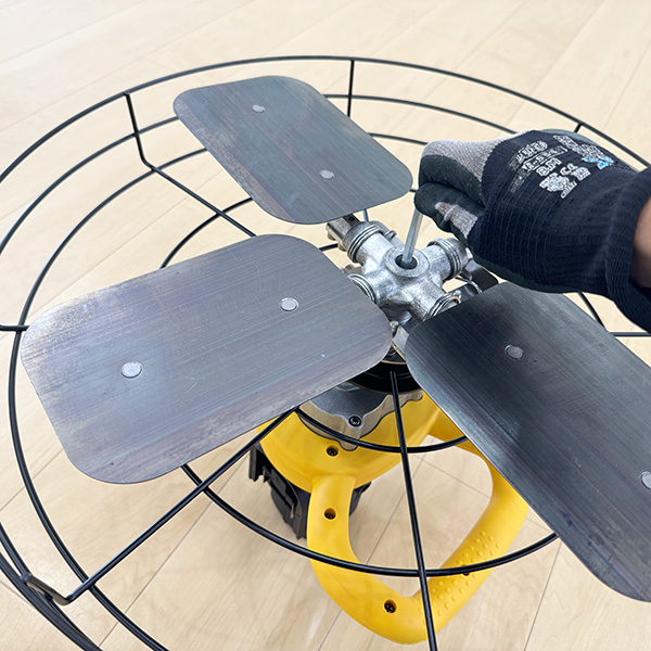 トロウェル用4枚羽こて | RIVERSTONE