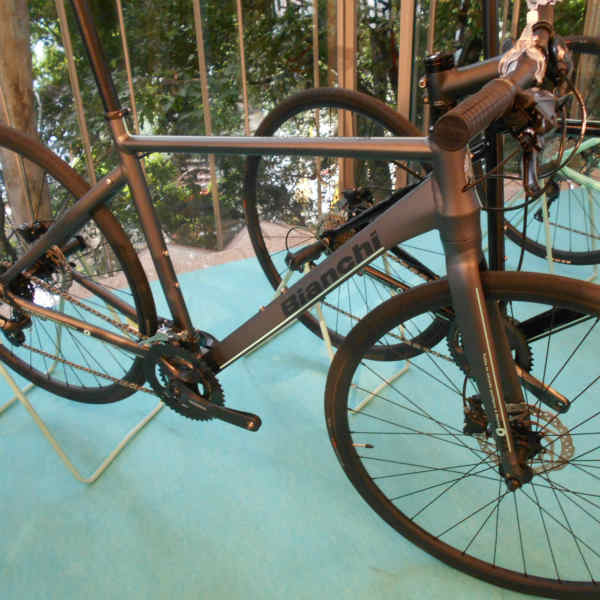 2020モデル】ビアンキ ROMA3。定番クロスバイクは油圧ディスク化