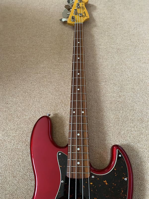 Fender Jazz Bass Made in Japan 1984-7. Candy Apple Red - Rock