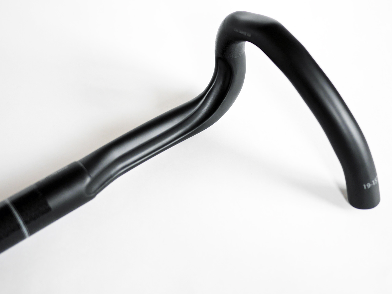 ジェイカーボン グランモンロー SL を チタンミニベロに組む | おサル