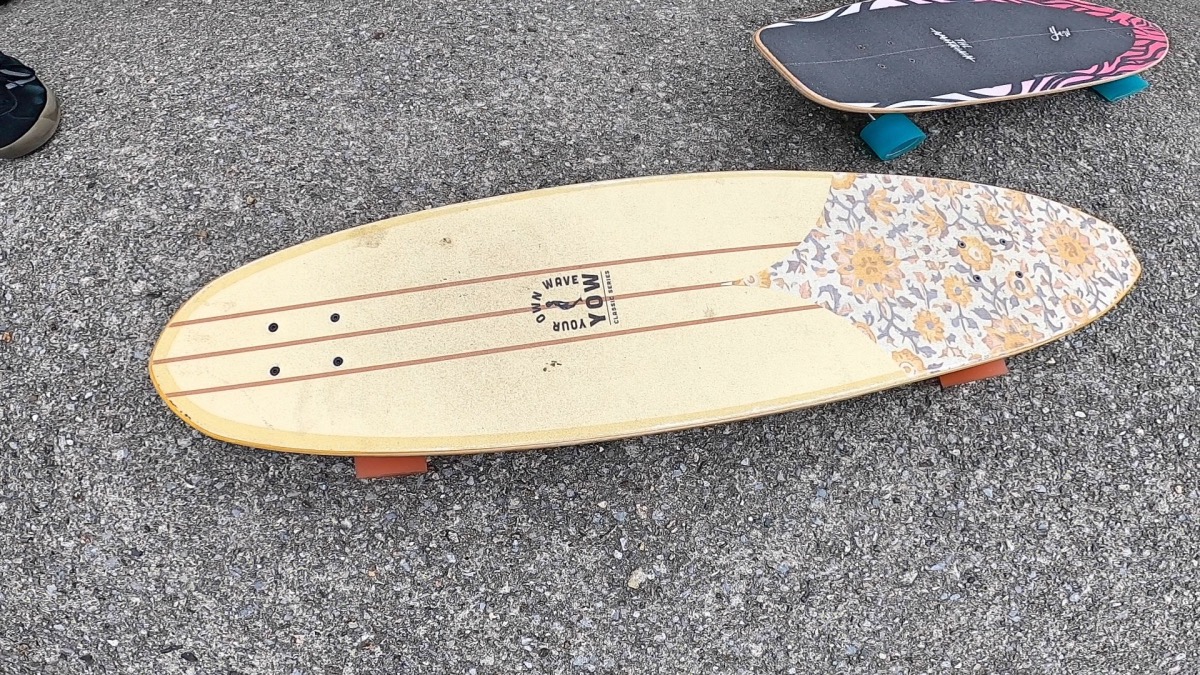 レビュー】YOW SURFSKATEはスノーボードのオフトレに最適なスケボー