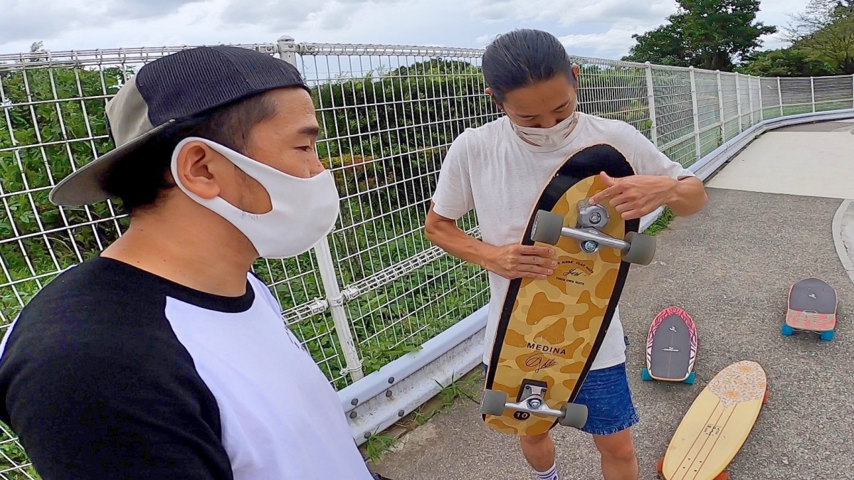 レビュー】YOW SURFSKATEはスノーボードのオフトレに最適なスケボー