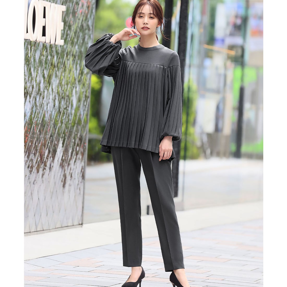 フロリア Flolia プリーツブラウス テーパードパンツ セットアップ