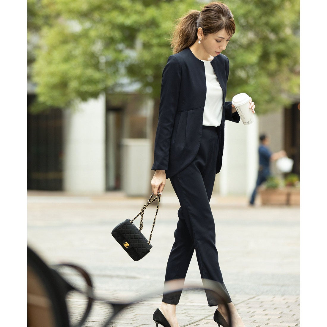 フロリア Flolia ラウンドカットノーカラージャケット テーパード