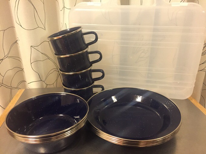 はじめてのキャンプ用食器なら低価格・高品質なホーロー食器セット！