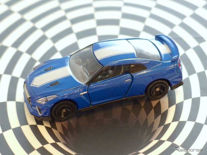 プレゼント】トミカ日産 GT-R 50thアニバーサリー…ほ、ほしい