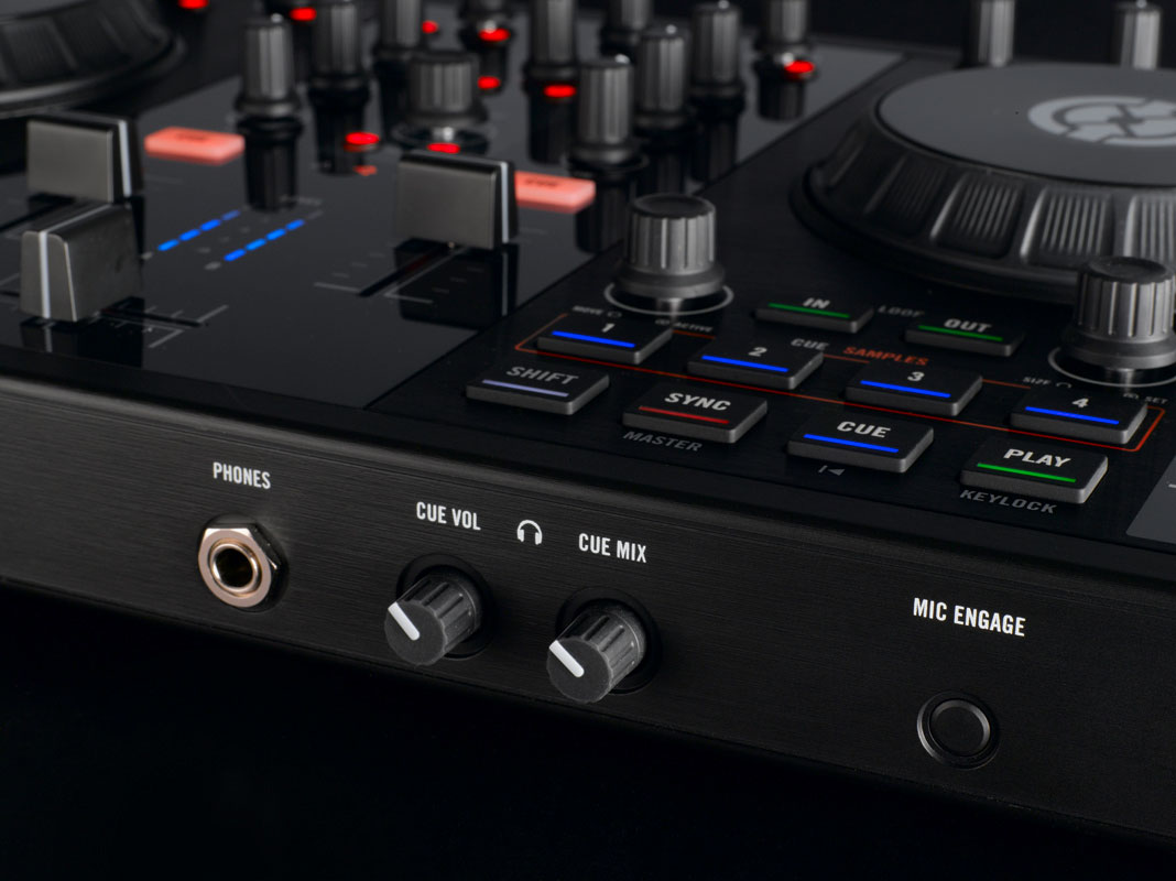 Traktor Kontrol S2 - Exclusive Look - DJ TechTools