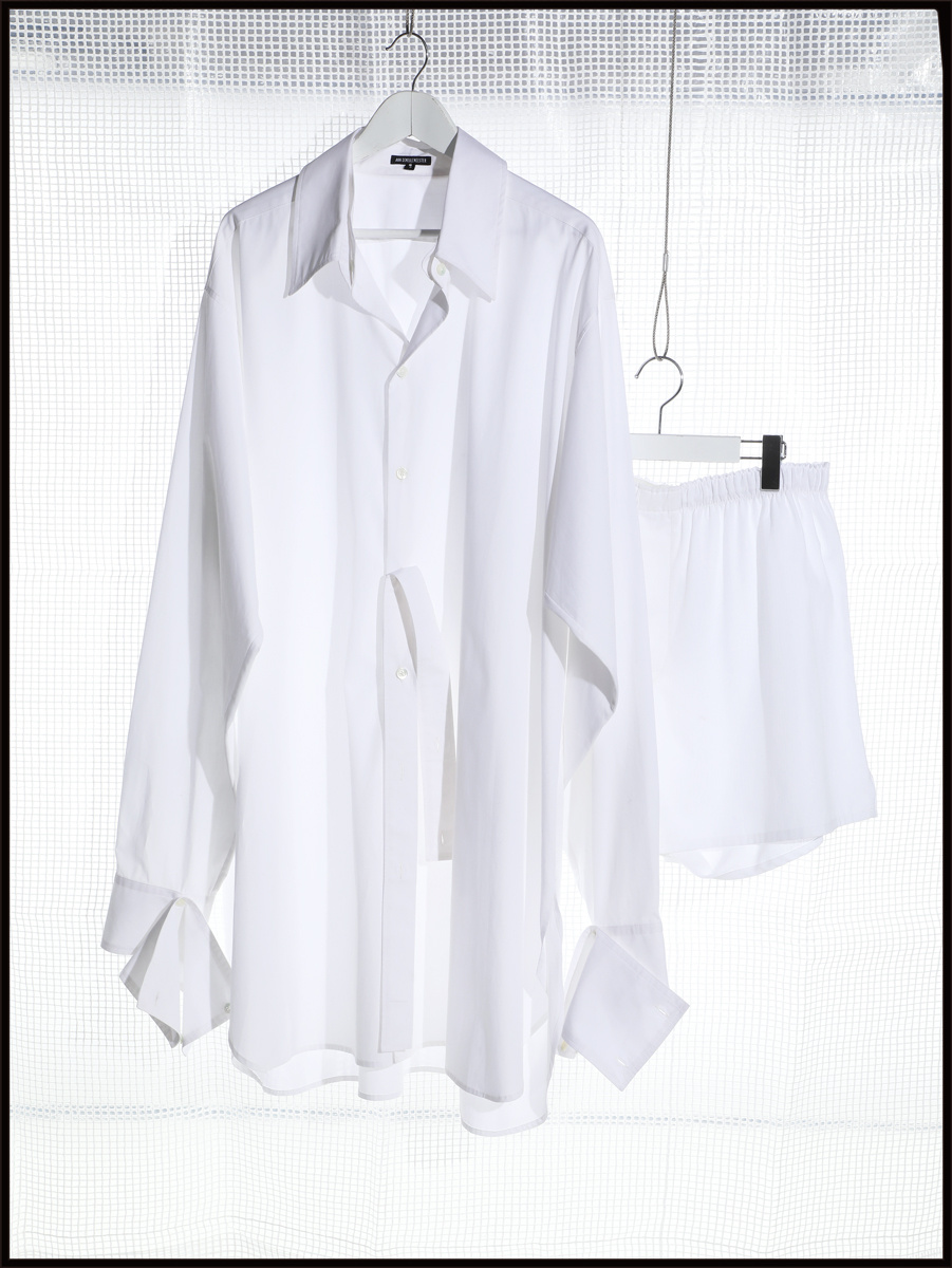 凛とした佇まいも美しい、 白シャツの大本命は「アン ドゥムルメス