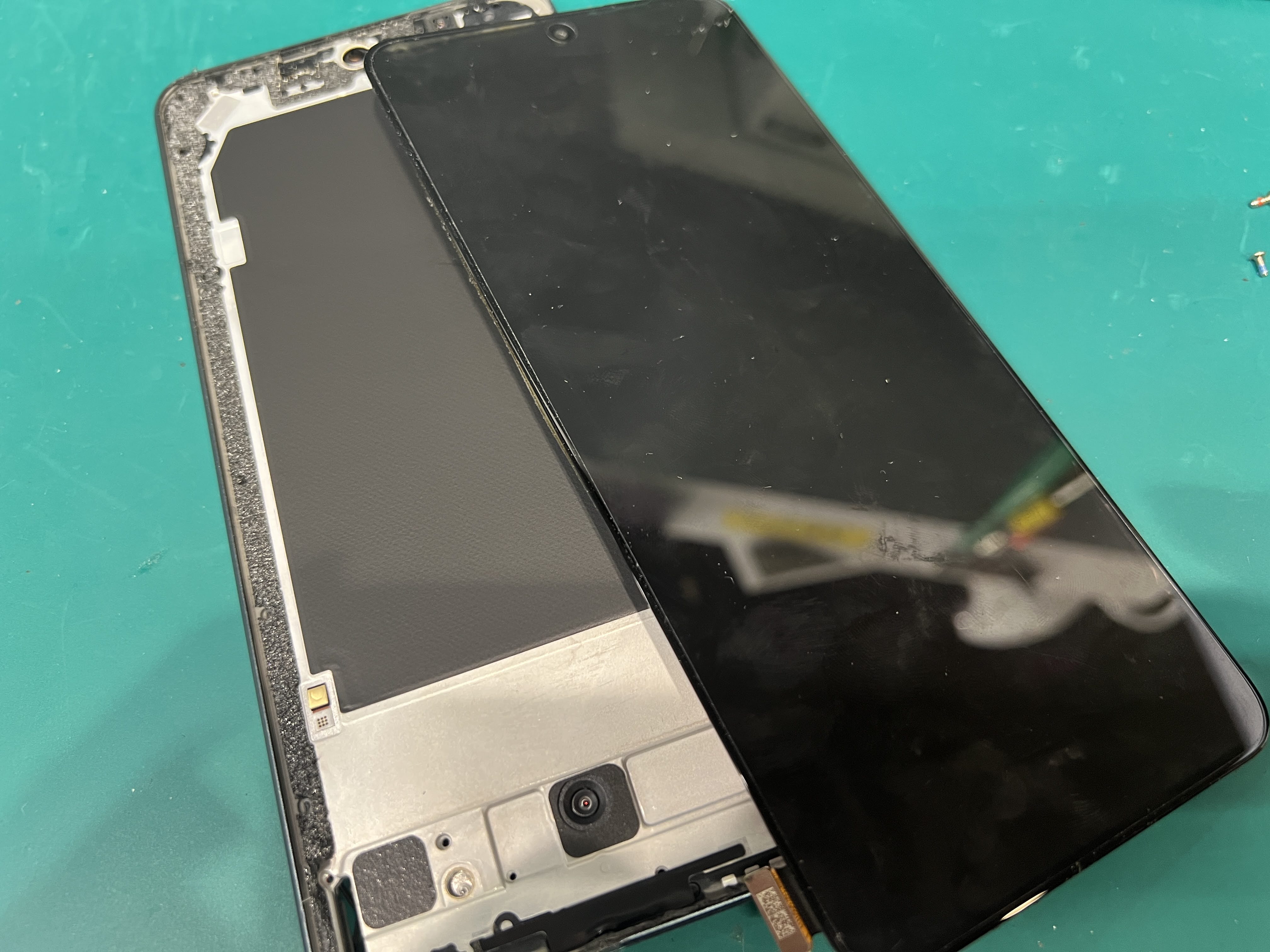 OPPO Reno11A 画面がほとんど映らなくなってしまった！ 【修理日記