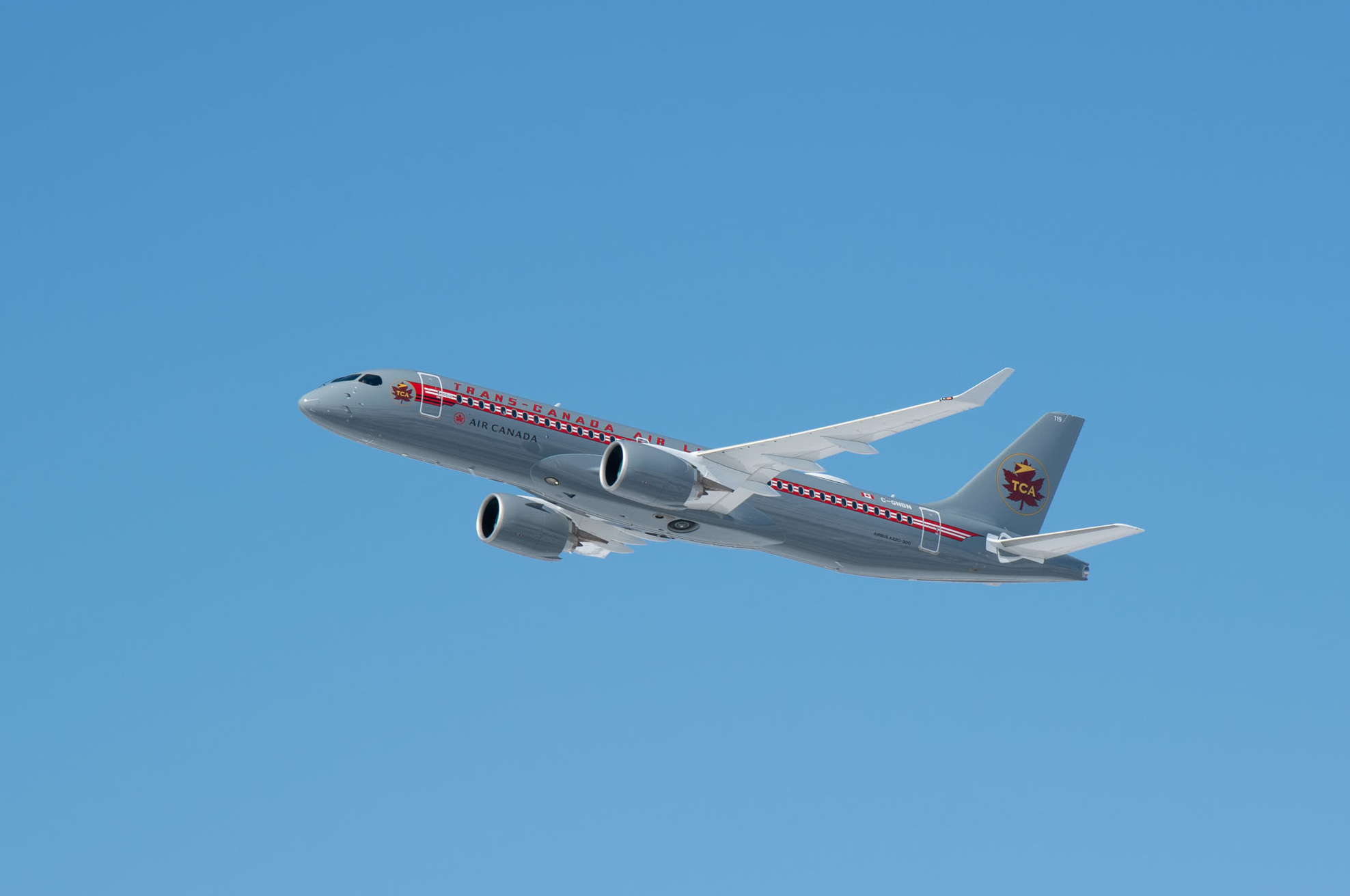 エアカナダ、A220-300型機のレトロジェットの運航を開始 | sky-budget