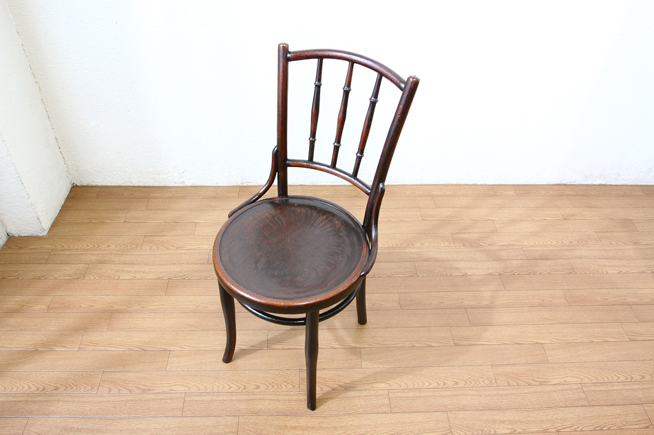 ヨゼフ・ホフマンJOSEF HOFFMANベントウッドスピンドルバックチェア