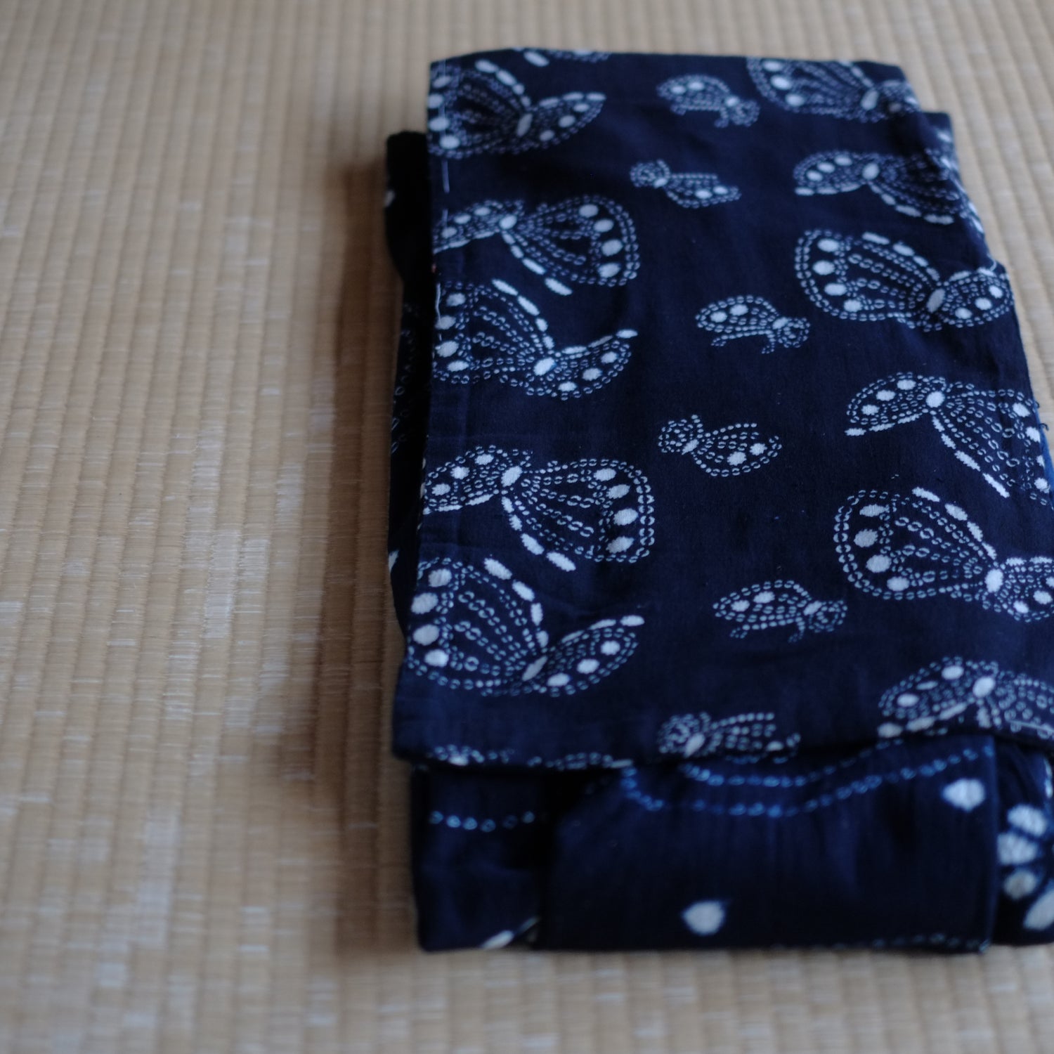 時代 浅舞・横手絞り 藍染木綿着物 仕付糸付（明治期頃） – 逢季荘