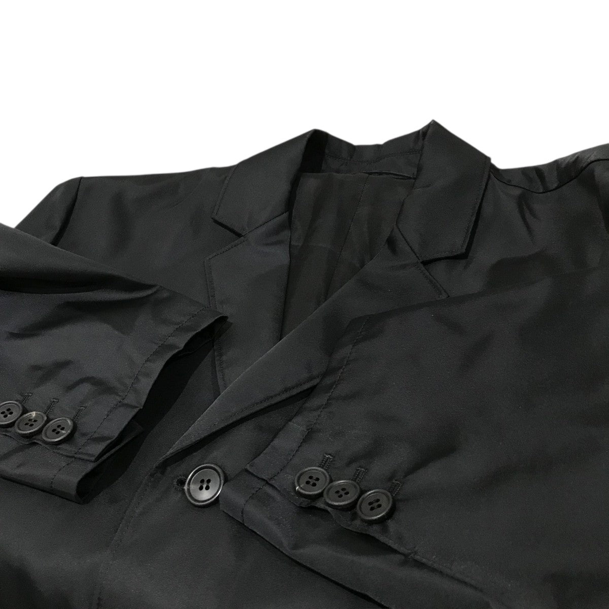 PRADA(プラダ) Re-Nylon 三角プレートナイロンコートSGB689 SGB689