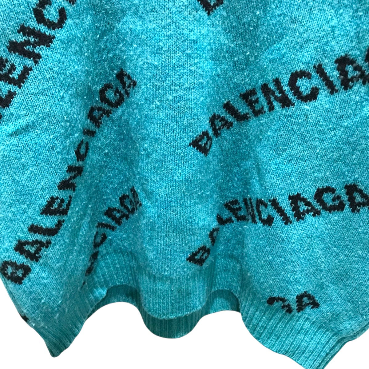 BALENCIAGA(バレンシアガ) ジャガードロゴ総柄オーバーサイズニット