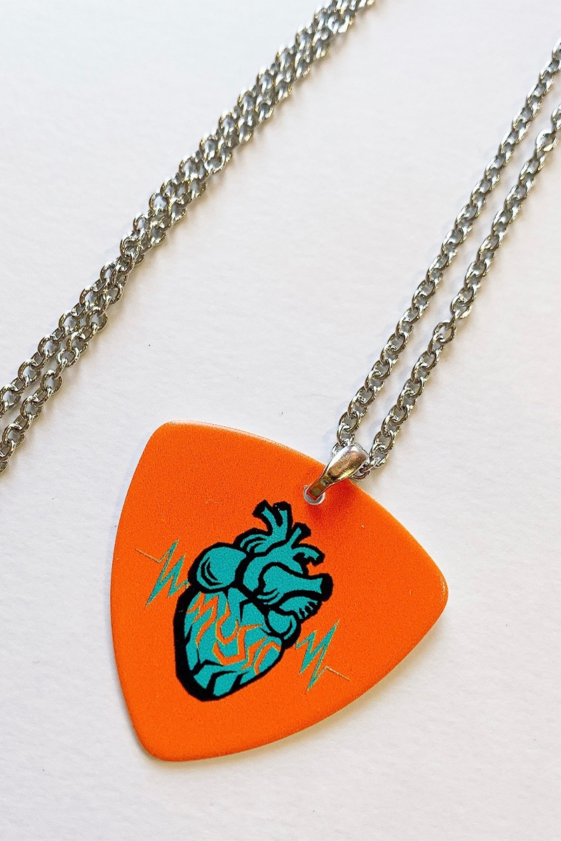 ビビビビット‼︎ ギターピックネックレス‼︎心臓〜MUSIC IS MY LIFE