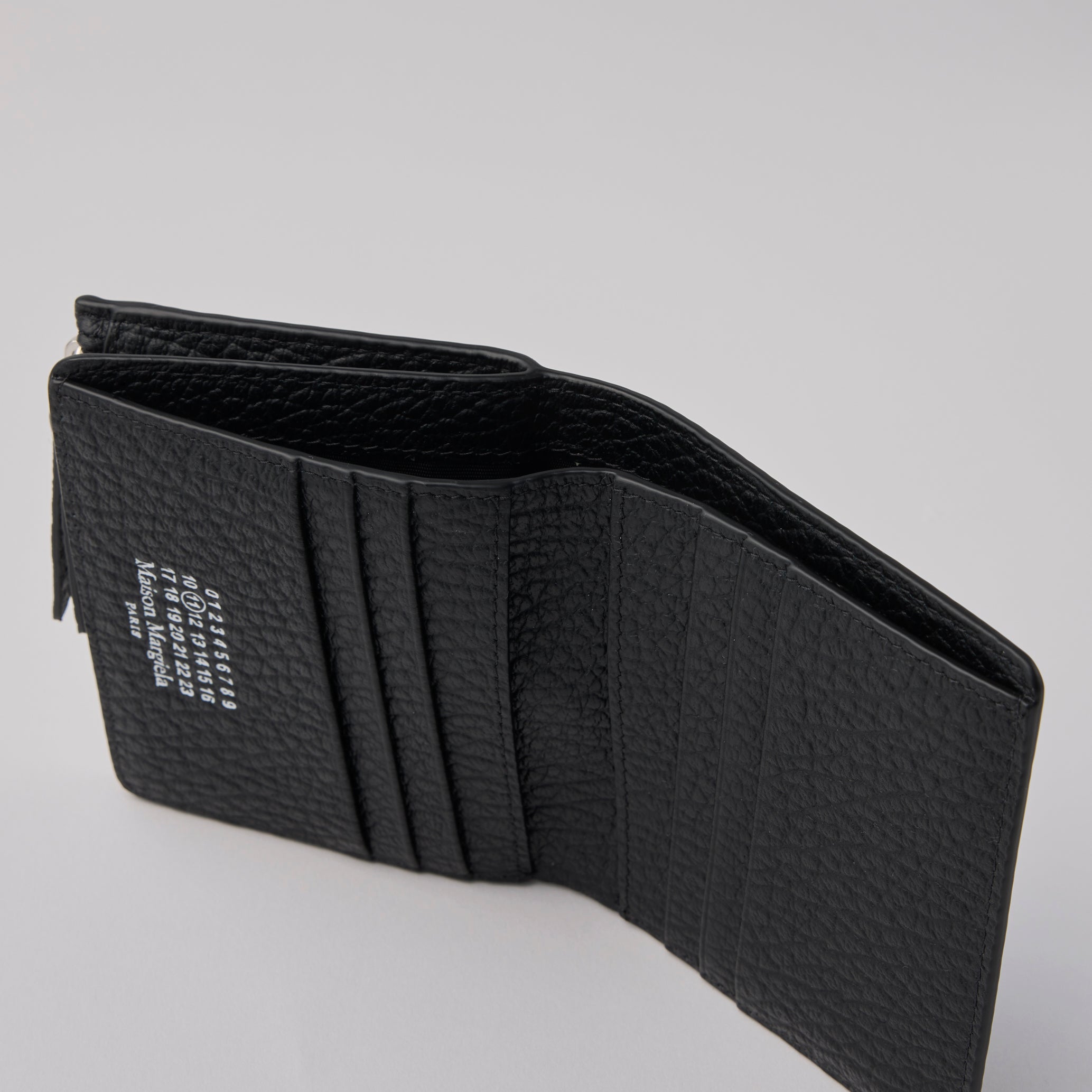 メゾンマルジェラ】フリップフラップ ウォレット – GQ SHOP