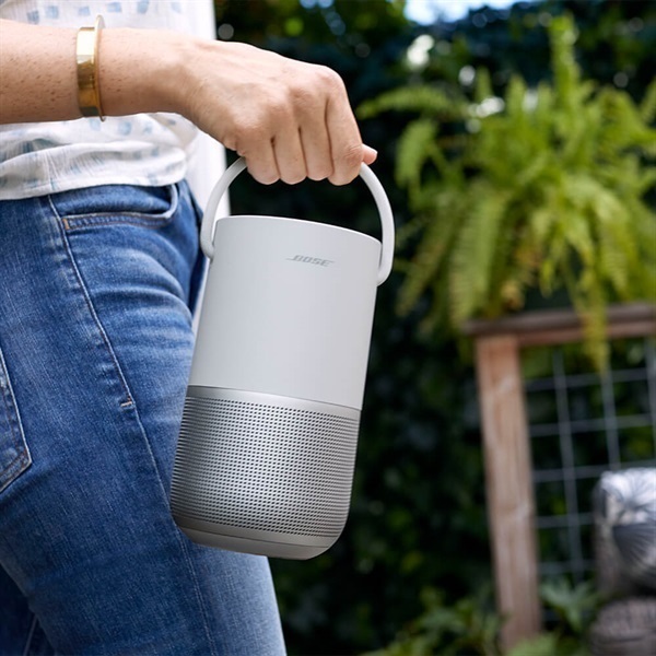 BOSE Portable Smart Speaker (ラックスシルバー)「Portable HS SLV