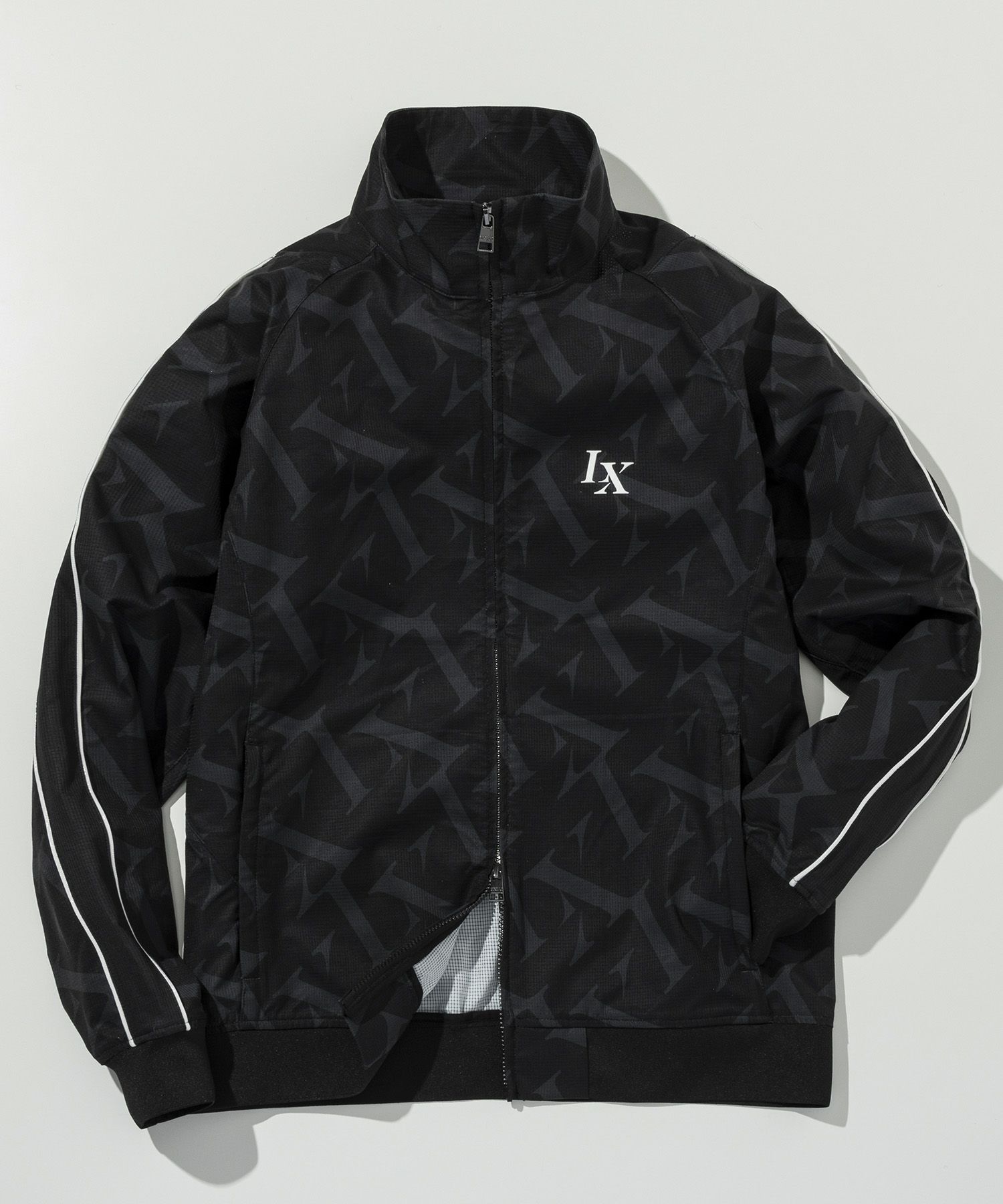 LUXEAKMPLUS(リュクスエイケイエムプラス)ゴルフ 総柄ブリーザブル