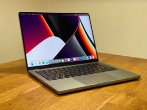 macbookpro-m1pro-2-300x225.jpg