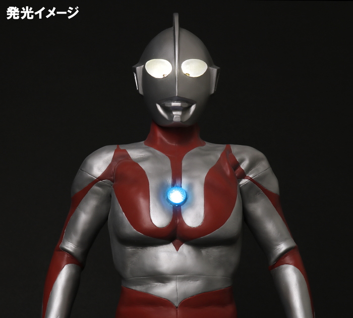 劇中カラーの「ギガンティックシリーズ ウルトラマン(Cタイプ)」が