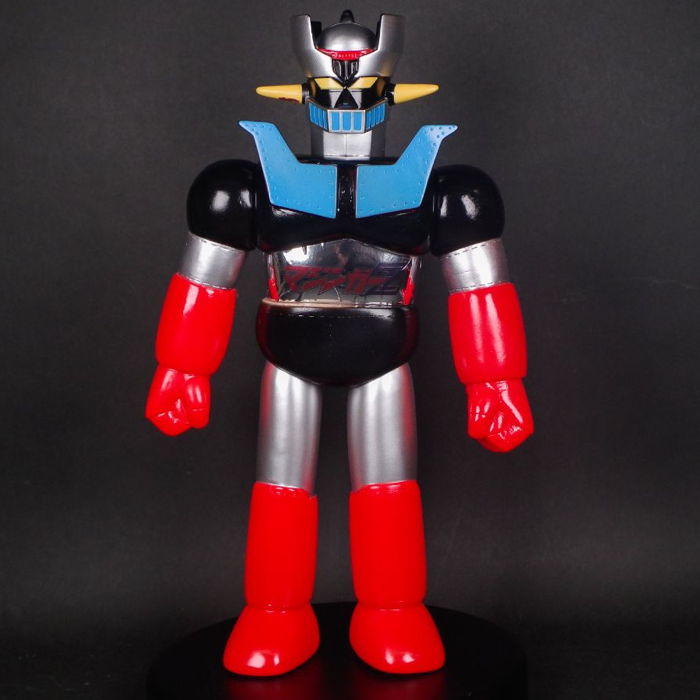 ブルマァクの「マジンガーZ」が新たなカラーで墓場の画廊に出現