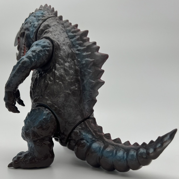 まんだらけから新たな怪獣「轟唸怪獣ゴーラス」出現！ 「京都店開店