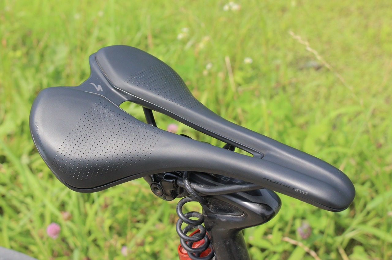 インプレ】スペシャライズドのRomin Evo Expertサドルを購入！尿道の