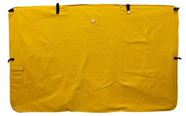 テンマクデザインの焚火 ブランケット ”スーパーマント”がイケてる