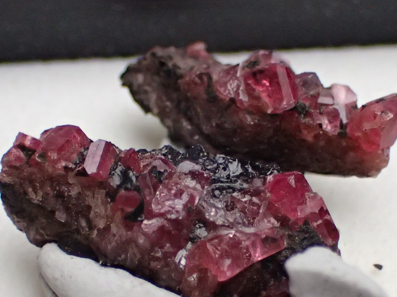 パイロクスマンガン石を求めて～田口鉱山の採集記 | 創造の館