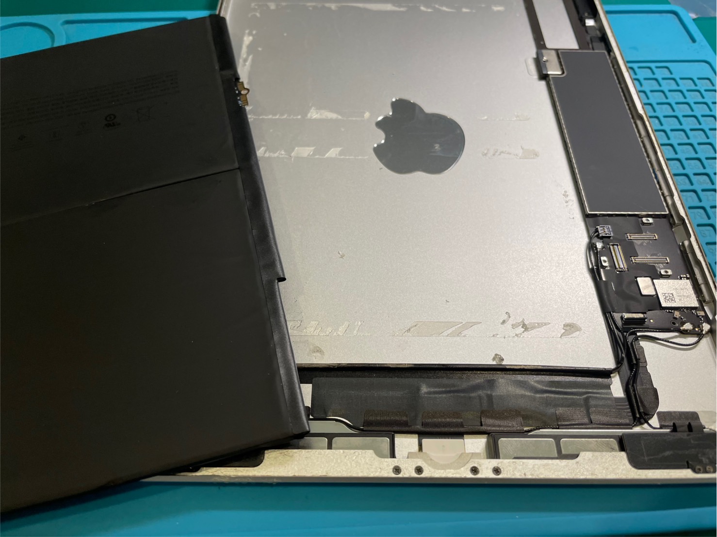 iPad第7世代バッテリー交換【iPad修理所沢】 | iPhone・iPad・スマホ