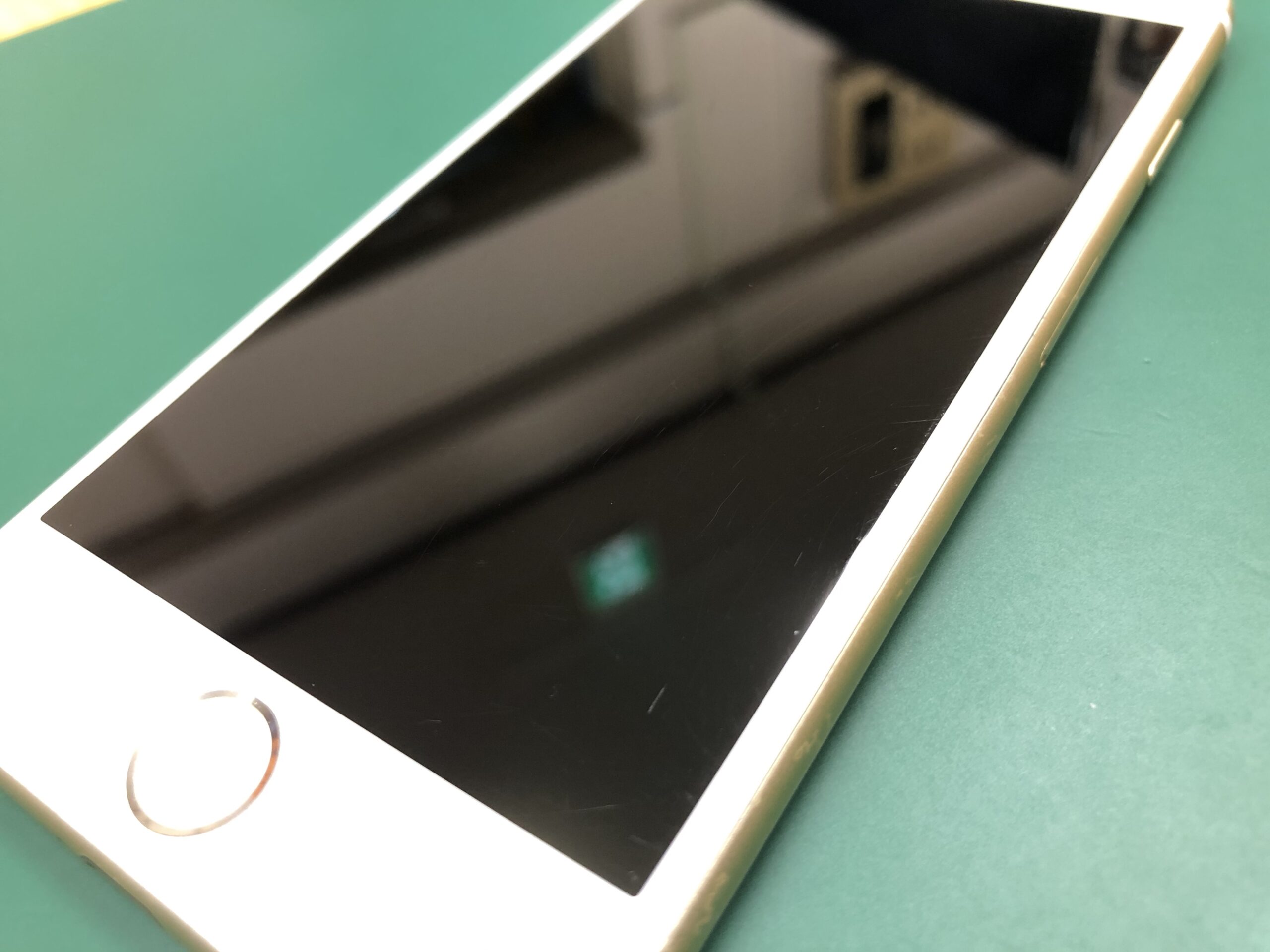 ドコモ版 SIMフリー iPhone6s 64G ゴールド | スマピース大宮 sma-piece