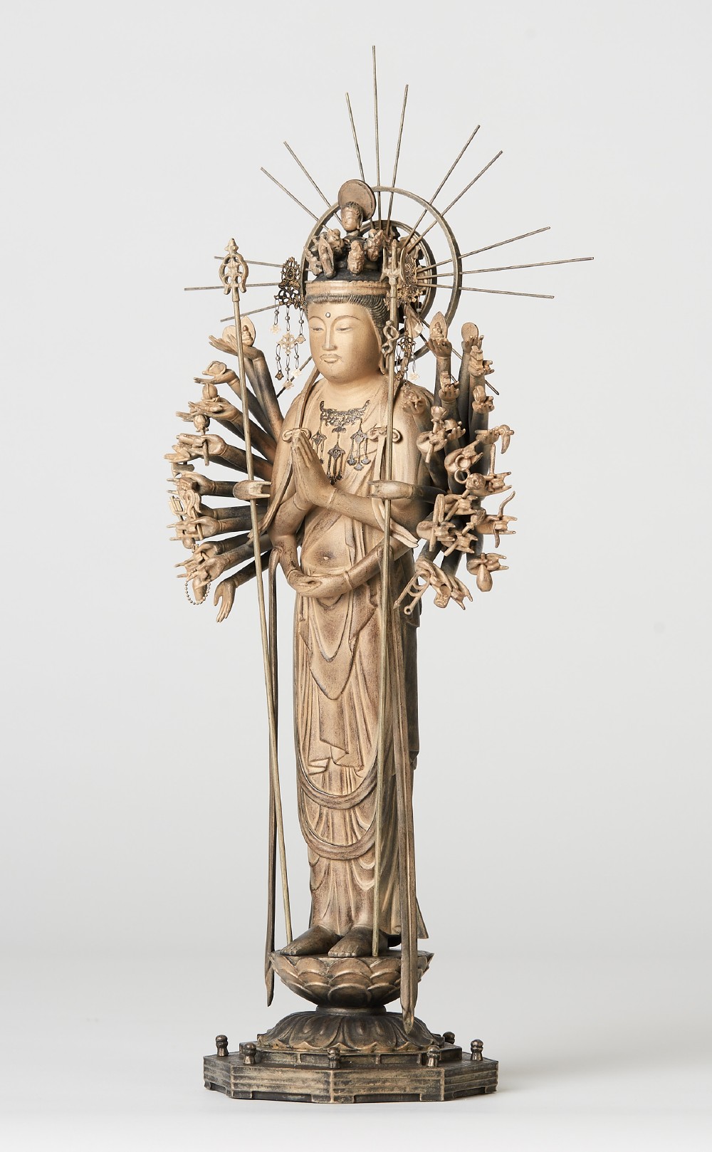 イスム 千手観音～慶派～ | 仏像フィギュアのイスムウェブショップ