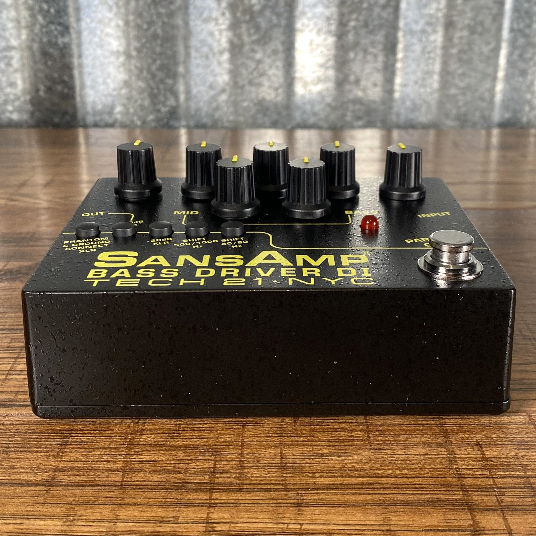 Tech 21 NYC SansAmp Bass Driver DI v2 Bass Preamp Effect Pedal