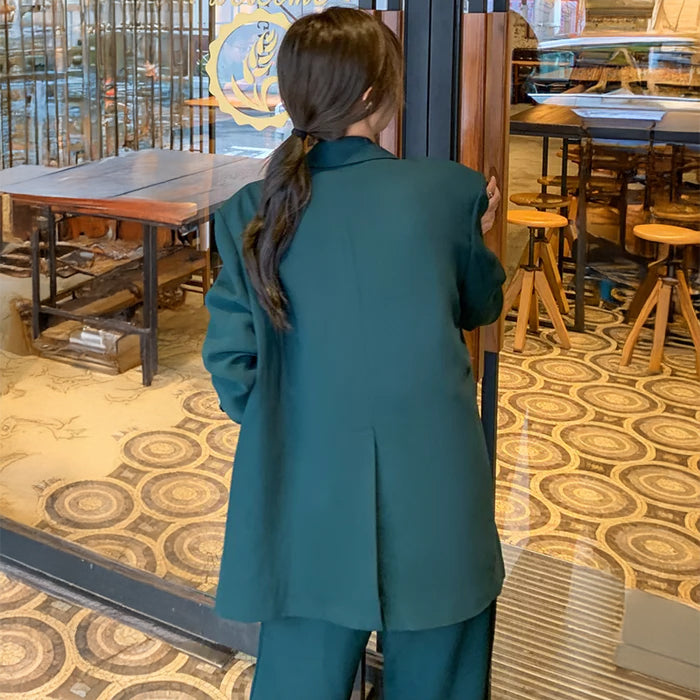 ダークグリーンセットアップスーツ（緑）こなれ感溢れる大人のハンサム