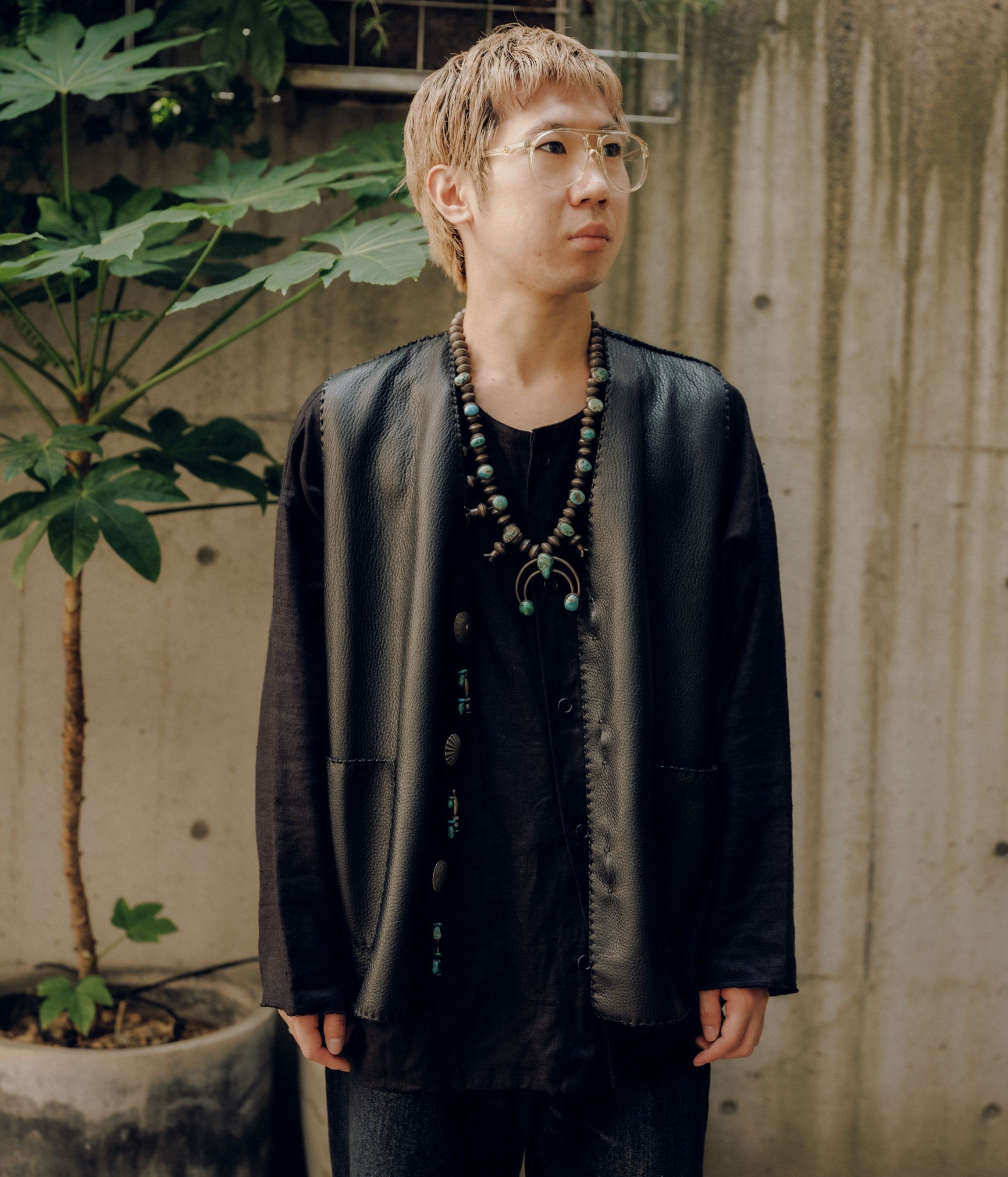 PAM DIETRICH ''DEERSKIN VEST'' (NZ BALACK) – THE STORE BY MAIDENS