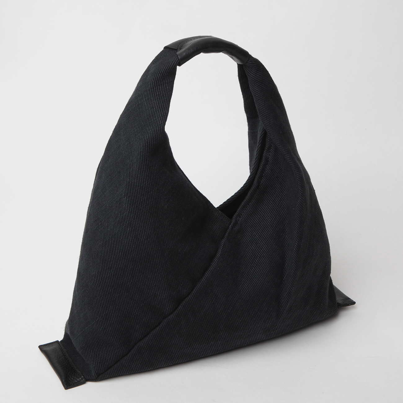 Hender Scheme / エンダースキーマ | azuma bag small - Black | 通販