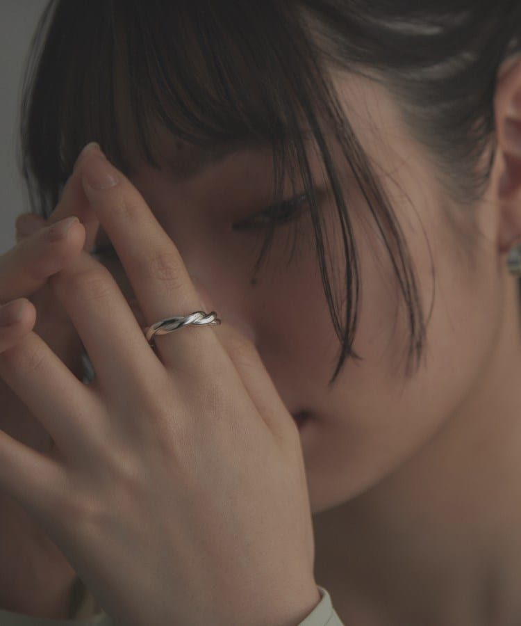 シルバー ラインリング ツイスト（リング） | COCOSHNIK ONKITSCH