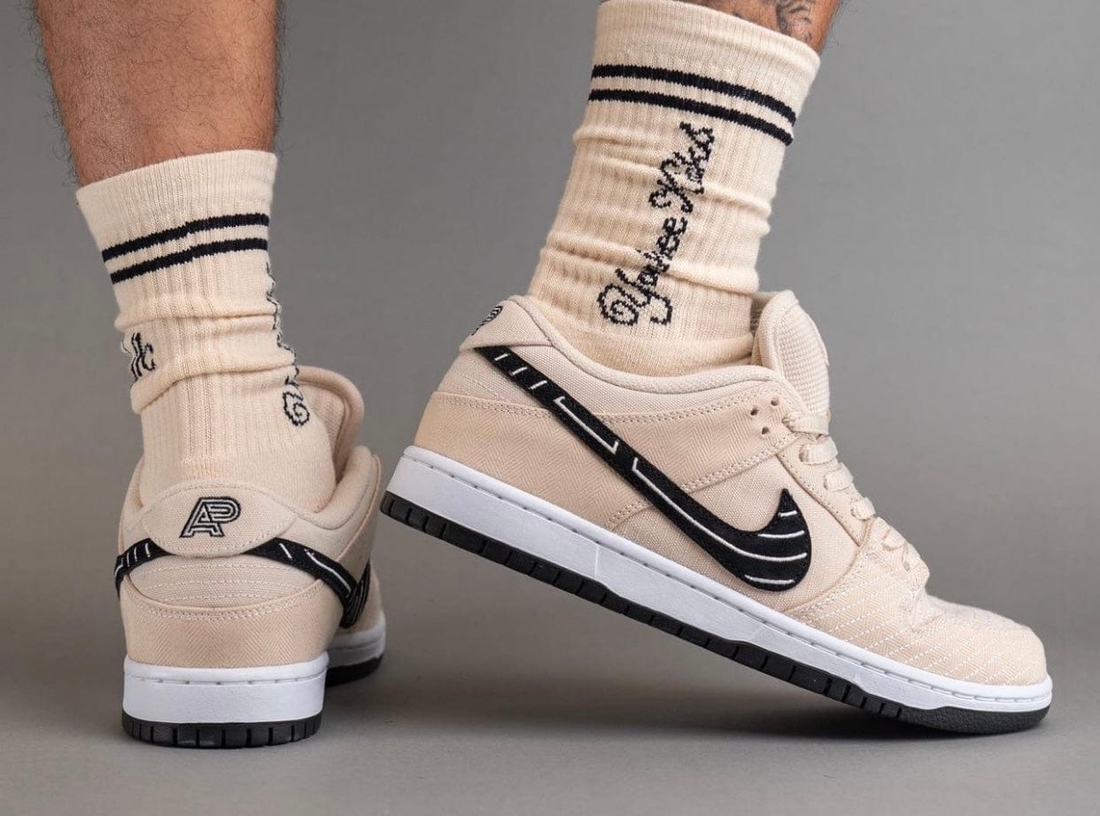 Nike SB Dunk Low Albino & Preto – YankeeKicks Online