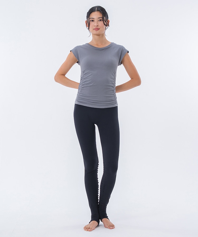 SUKALA】カップ付きエンハンスTee(S・M・Lサイズ チャコール・ホワイト