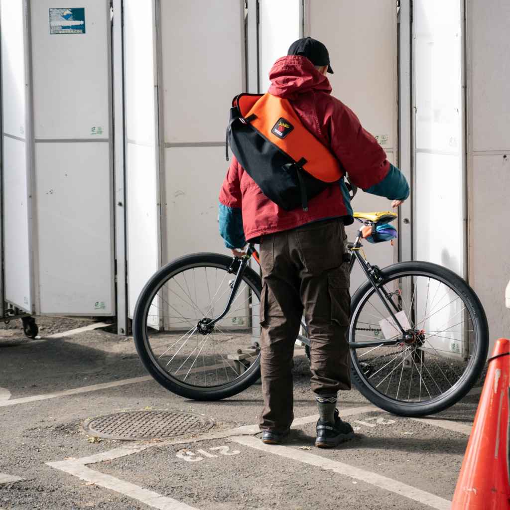 DE MARTINI* 3602 messenger bag (canvas black/orange) - BLUE LUG