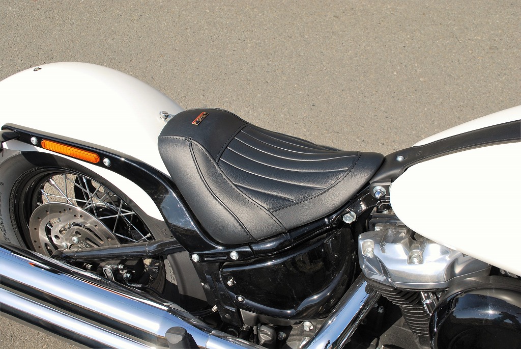 STREETBOB SOFTAILSLIM リーチシートタック FLSL FXBB ストリートボブ