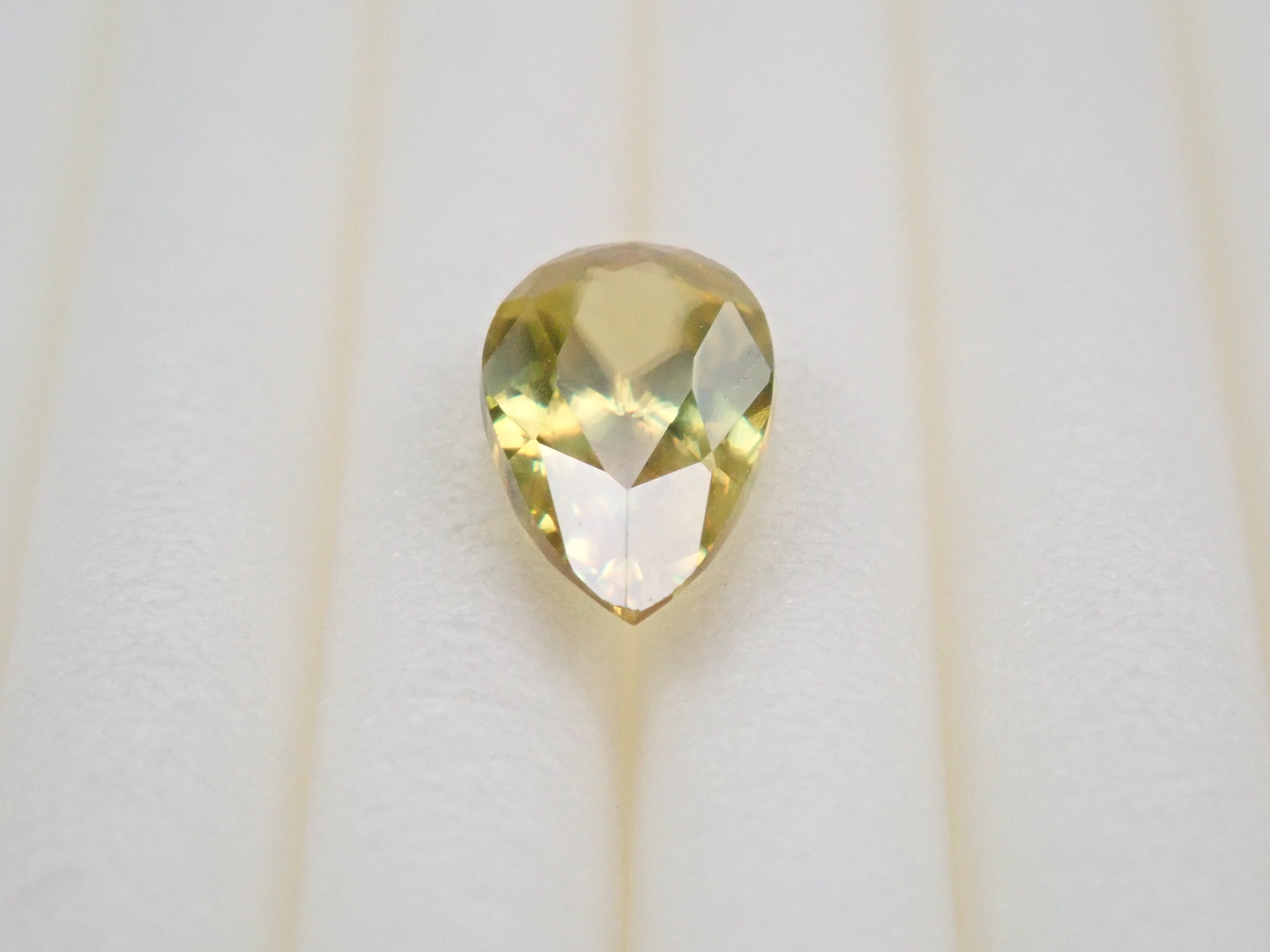 スフェーン 0.503ctルース