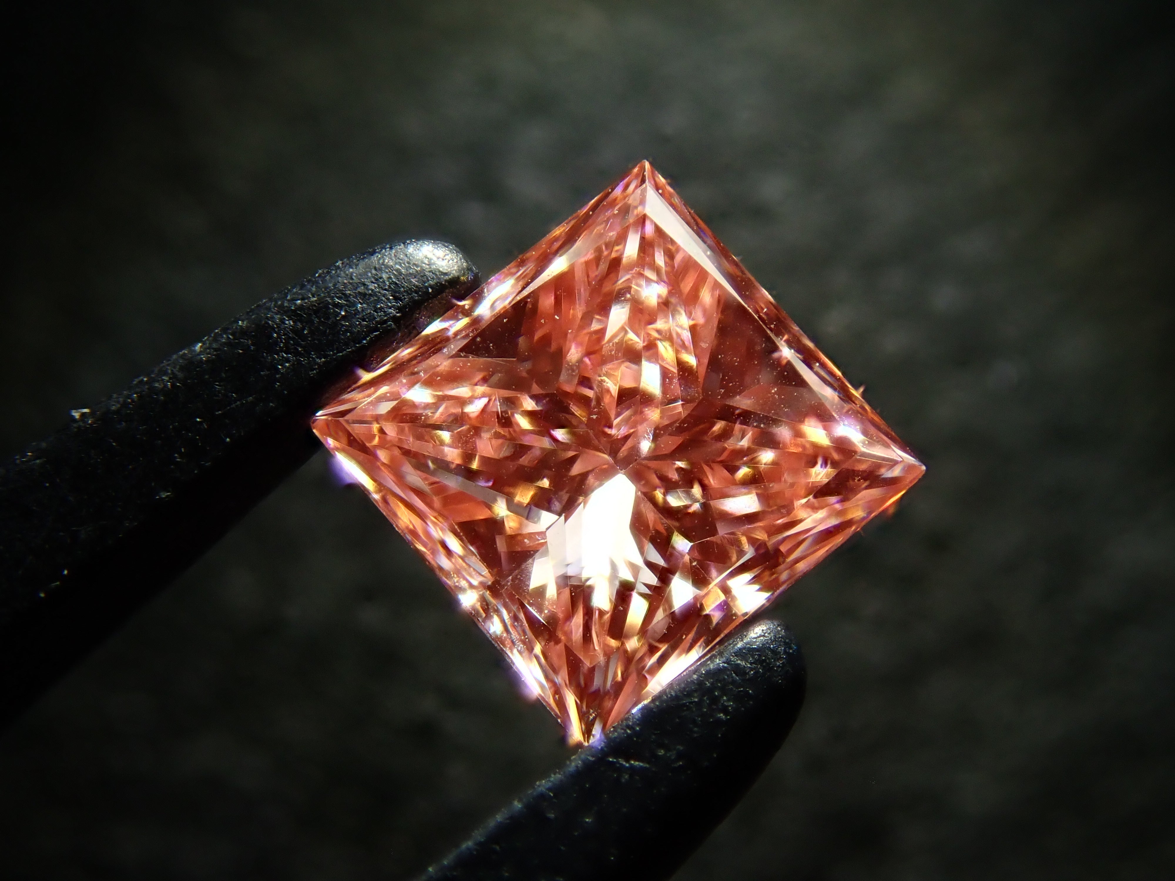 ラボグロウンダイヤモンド（合成ダイヤモンド） 0.290ctルース(FANCY