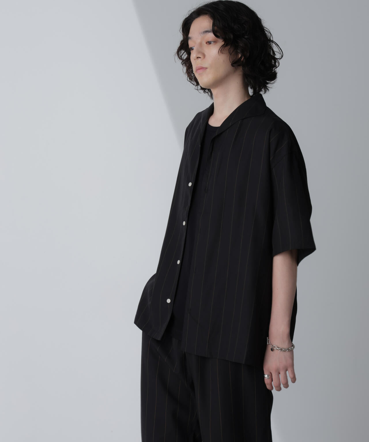 リネン ブレンド ピンストライプ ワイドカラー シャツ (セットアップ可)