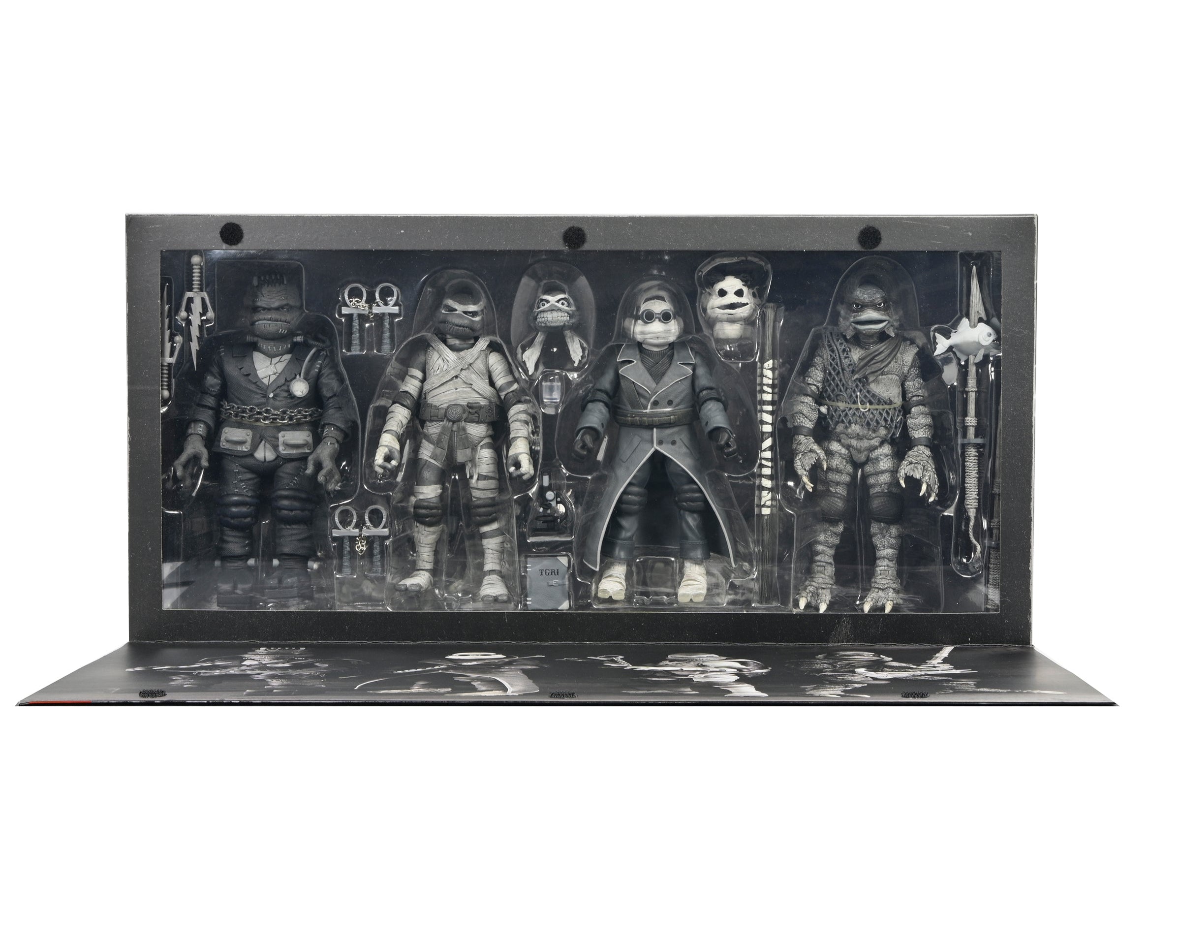 Universal Monsters x Teenage Mutant Ninja Turtles – Black & White